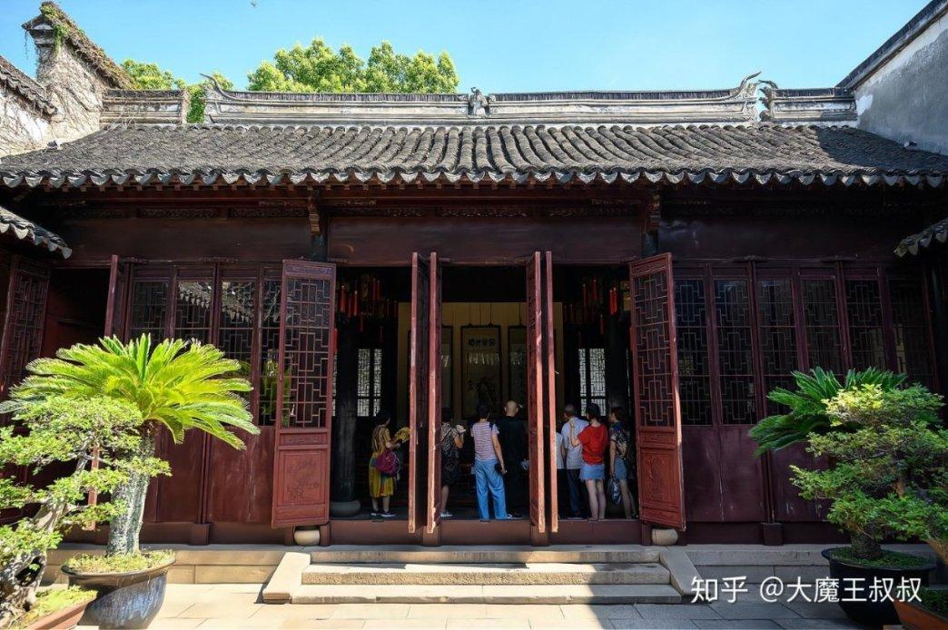 卡通红色汽车拼图